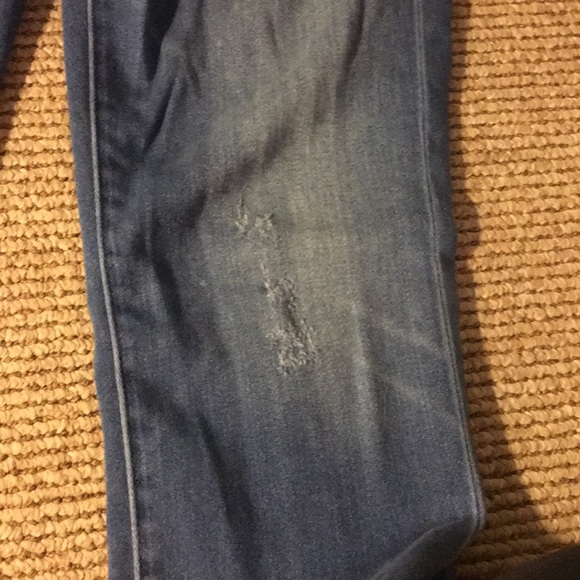 American Eagle Ripped Jeggings - Picture 4 of 6